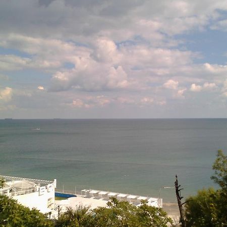 Dolphin Apartment Odessa Dış mekan fotoğraf