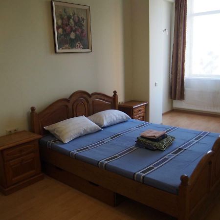 Dolphin Apartment Odessa Dış mekan fotoğraf